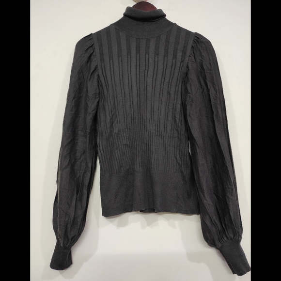 Sweaters - Puffed Sleeve Turtleneck sweater